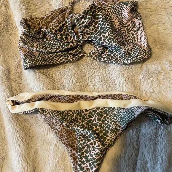 Acacia swim reversible bottom - Picture 3 of 4